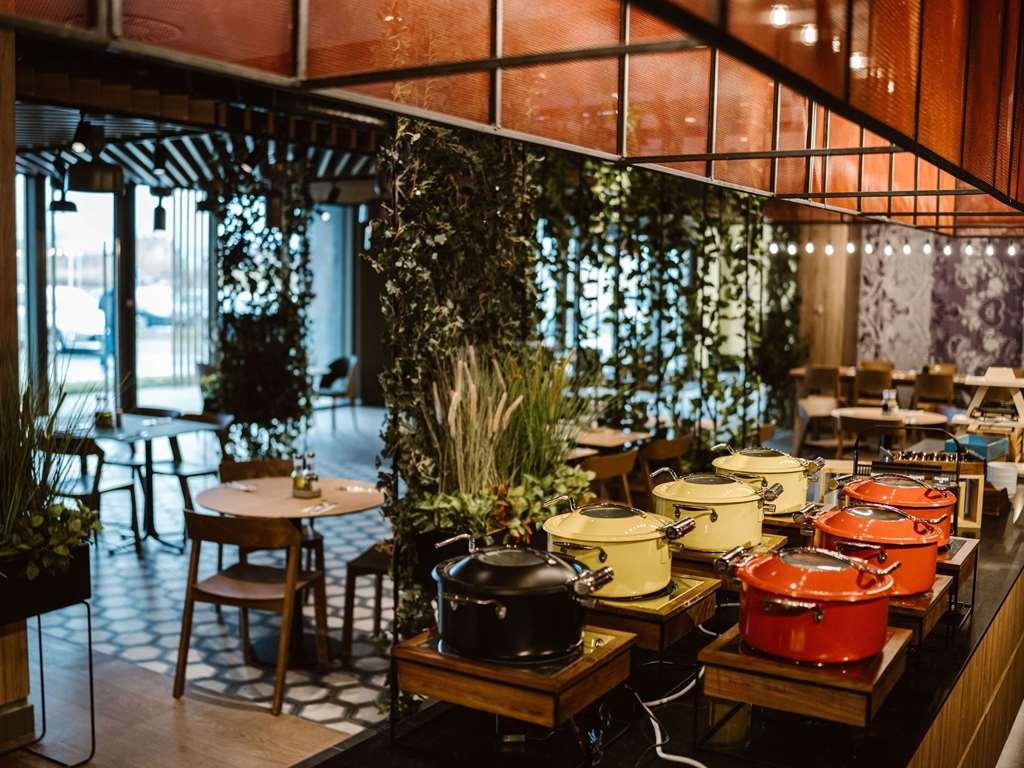 Hotel Ibis Styles Sibiu Arsenal Restaurace fotografie